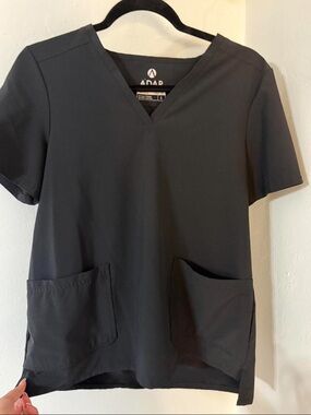 Adar women’s scrub top